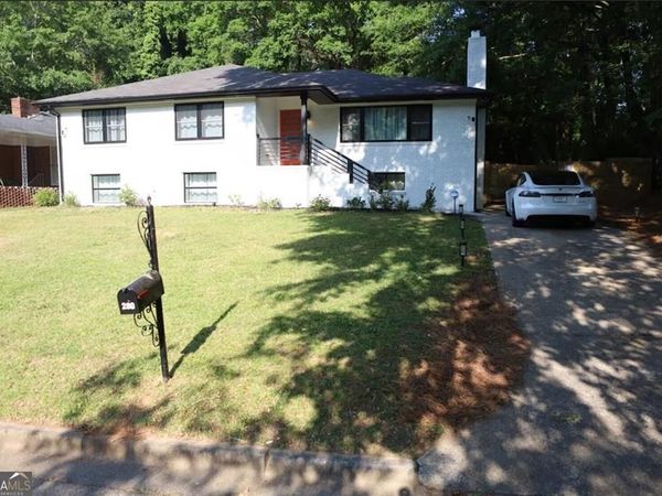 280 W Lake Drive NW, Atlanta, GA 30314