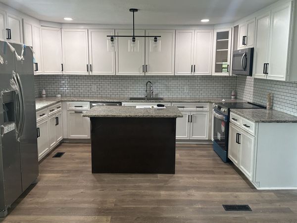 9110 Old Madisonville Rd, Hopkinsville, KY 42240