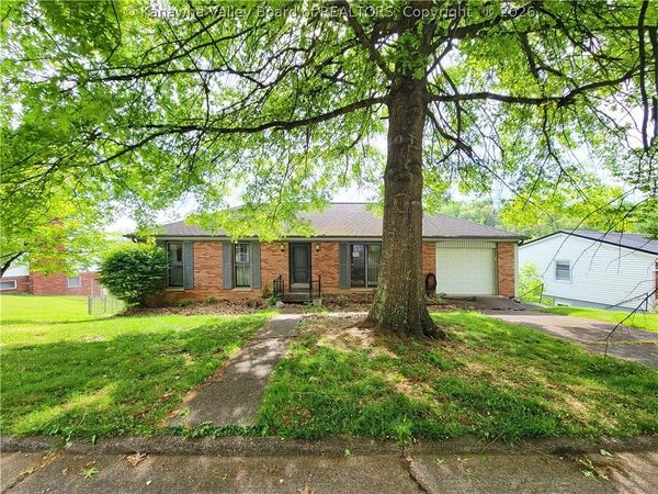 6907 Heritage Drive, Sissonville, WV 25312