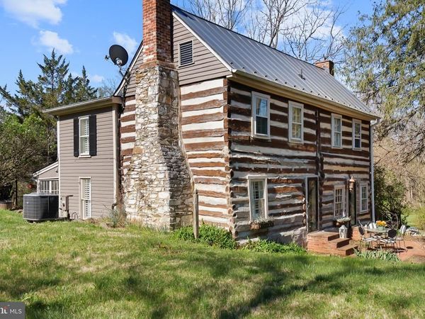 37275 CHARLES TOWN PIKE, HILLSBORO, VA 20132