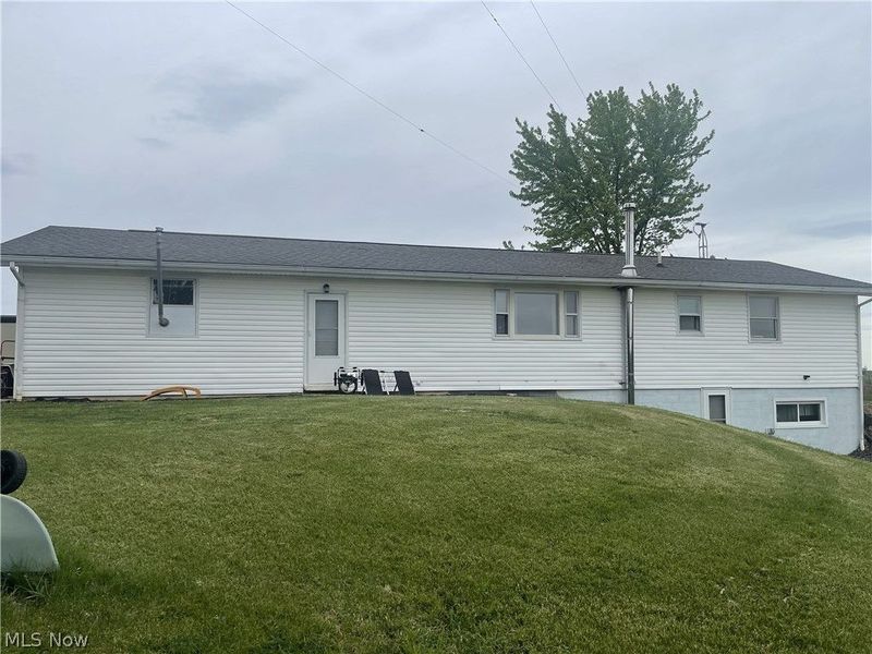 905 W Union Road, Norwich, OH 43767 Photo 3
