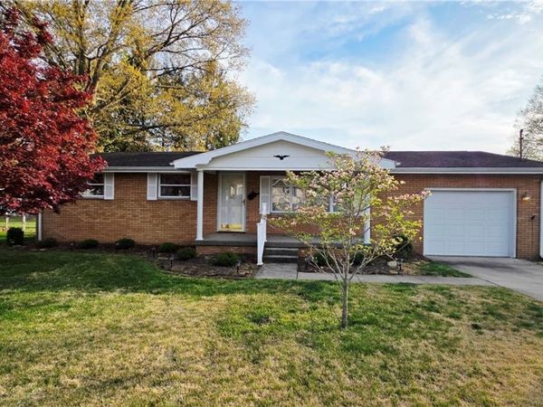 162 Orange Drive, Williamstown, WV 26187