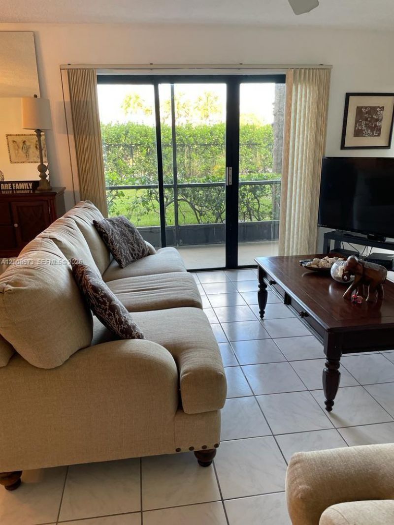 3050 Presidential Way , Unit 101, West Palm Beach, FL 33401 Photo