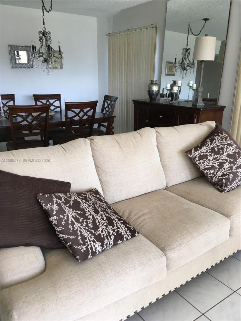 3050 Presidential Way , Unit 101, West Palm Beach, FL 33401 Photo