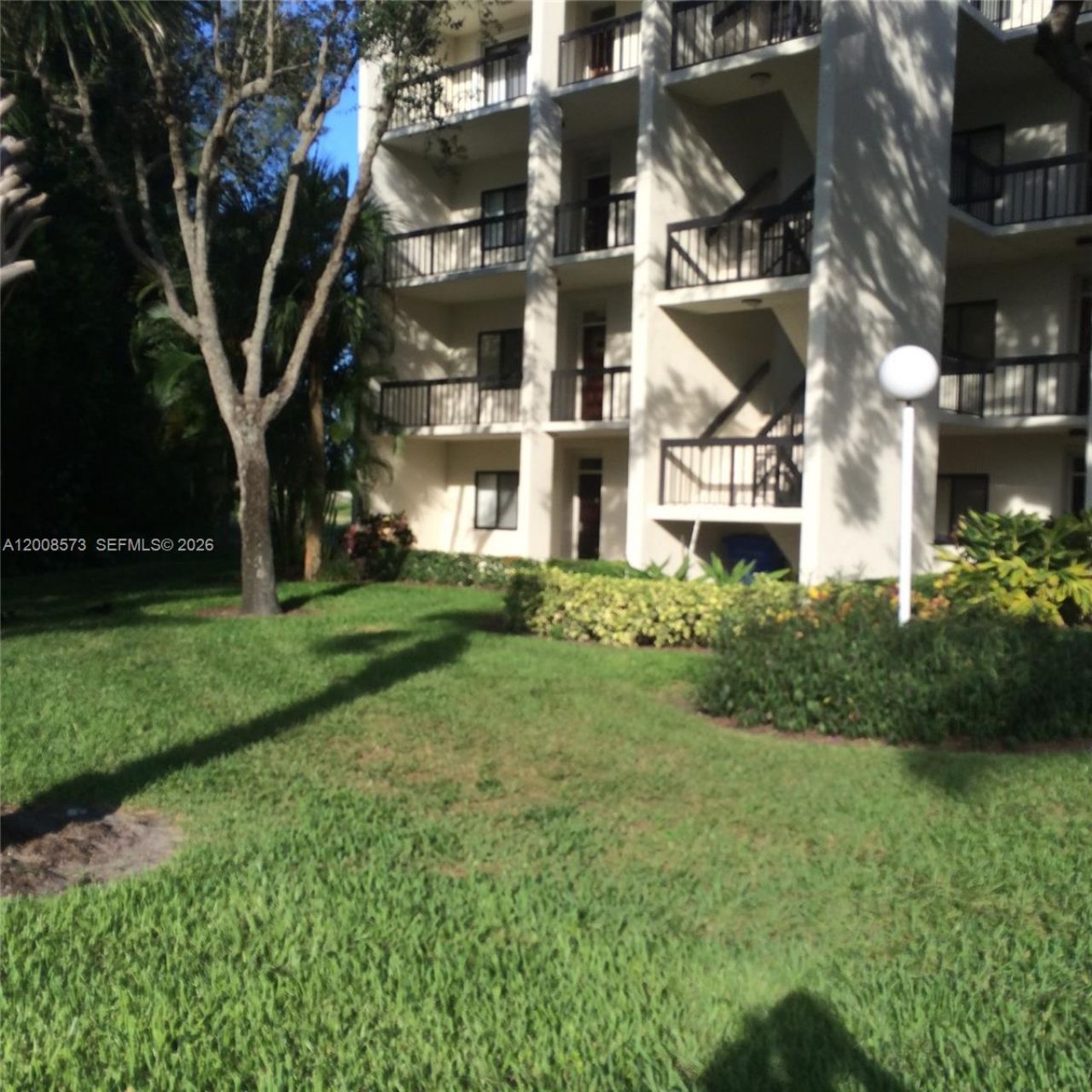 3050 Presidential Way , Unit 101, West Palm Beach, FL 33401 Photo