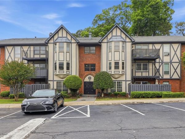 6851 Roswell Road, Unit B13, Atlanta, GA 30328