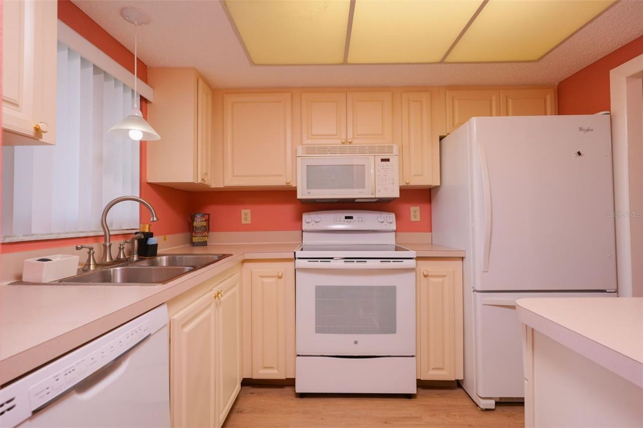 3607 Lake Bayshore Drive, Unit 312, Bradenton, FL 34205 Photo