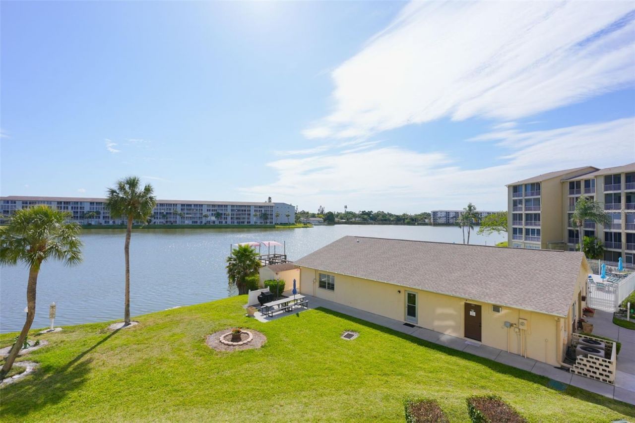 3607 Lake Bayshore Drive, Unit 312, Bradenton, FL 34205 Photo