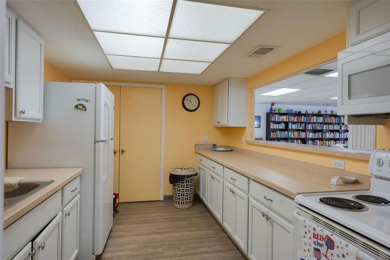 3607 Lake Bayshore Drive, Unit 312, Bradenton, FL 34205 Photo