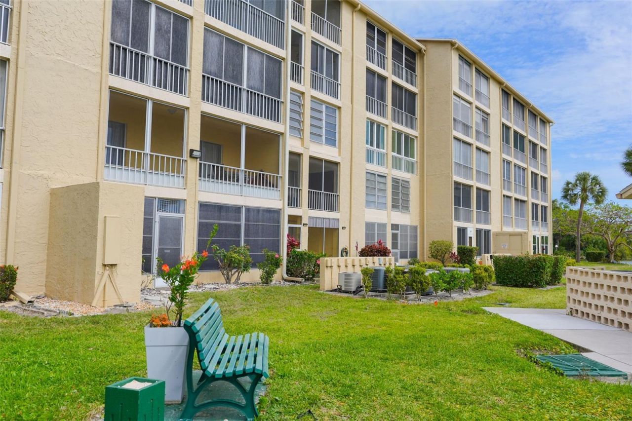 3607 Lake Bayshore Drive, Unit 312, Bradenton, FL 34205 Photo