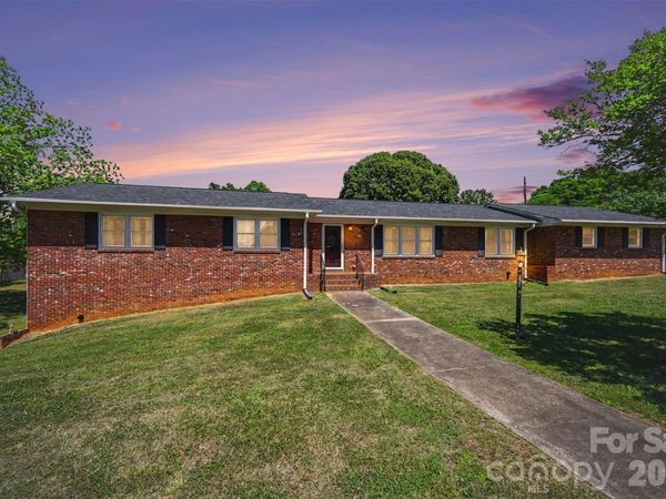 1300 Briarcliff Road, Shelby, NC 28152