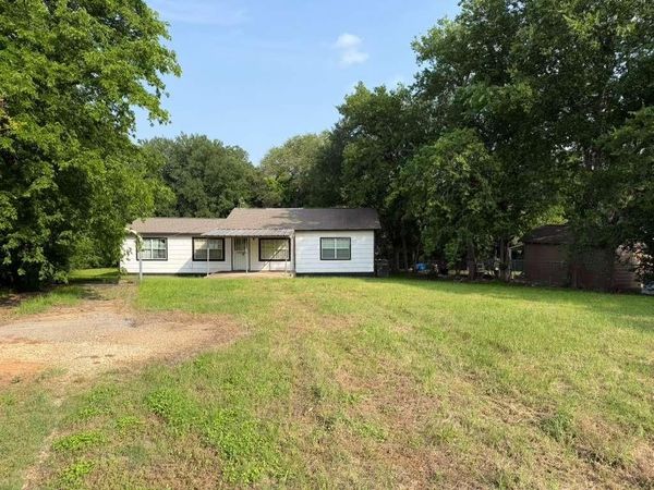 325 County Road 1768 , Clifton, TX 76634