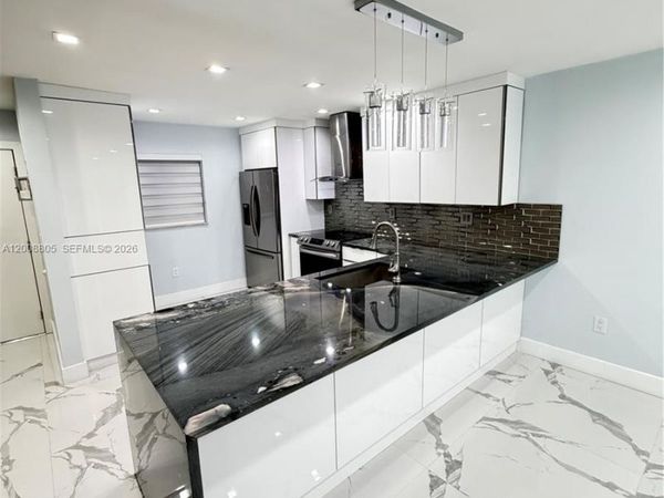 1100 W 35th St , Unit 4, Hialeah, FL 33012