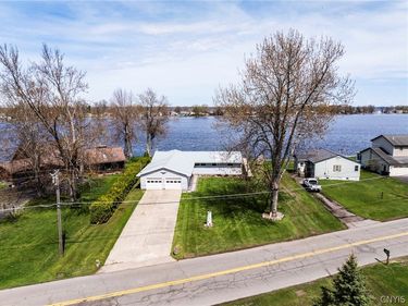 9092 Beach Road, Brewerton, NY 13029