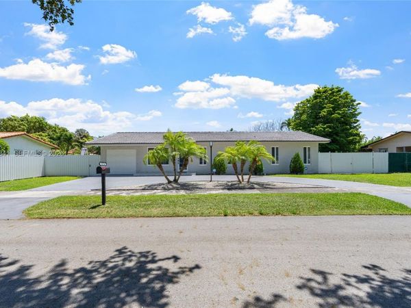 12724 SW 33rd Ter , Miami, FL 33175
