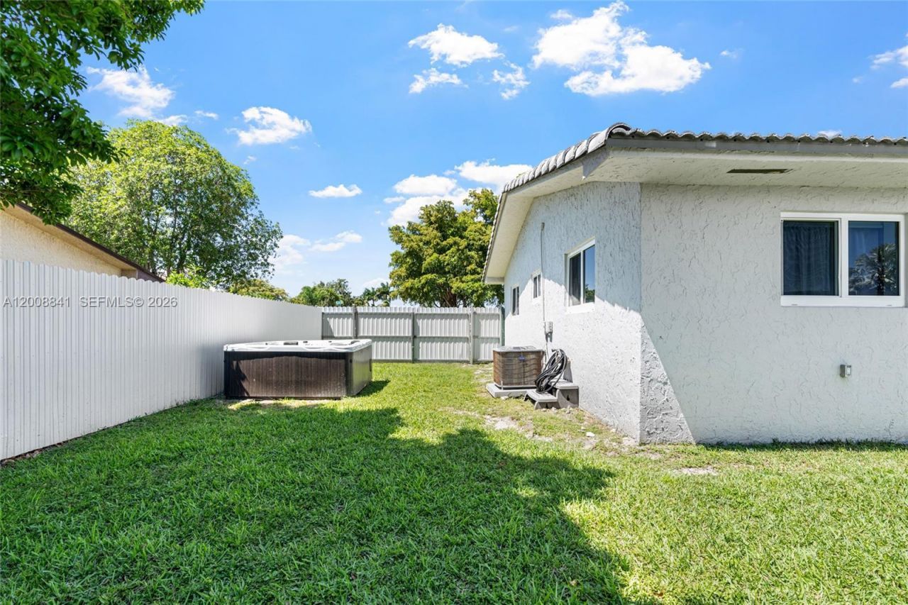 12724 SW 33rd Ter , Miami, FL 33175 Photo