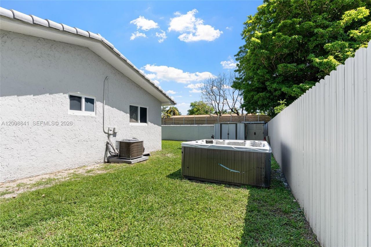 12724 SW 33rd Ter , Miami, FL 33175 Photo