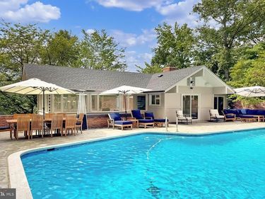 1753 ARMY NAVY DRIVE, ARLINGTON, VA 22202