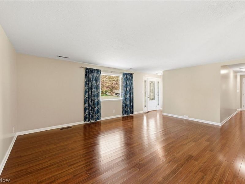 7819 Glenn Allen Drive , Sagamore Hills, OH 44067 Photo 12