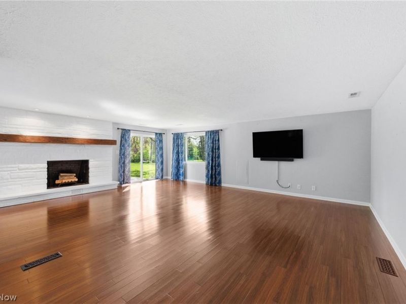 7819 Glenn Allen Drive , Sagamore Hills, OH 44067 Photo 13