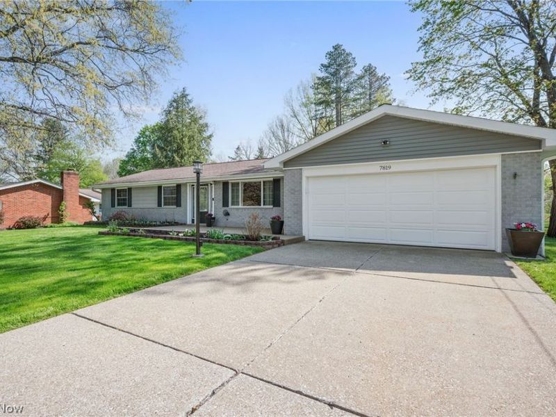 7819 Glenn Allen Drive , Sagamore Hills, OH 44067 Photo 4