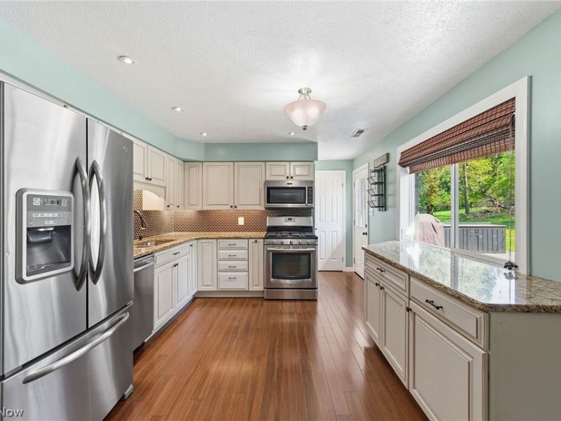 7819 Glenn Allen Drive , Sagamore Hills, OH 44067 Photo 6