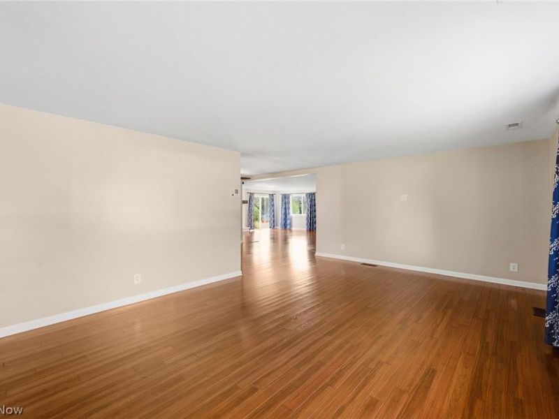 7819 Glenn Allen Drive , Sagamore Hills, OH 44067 Photo 9