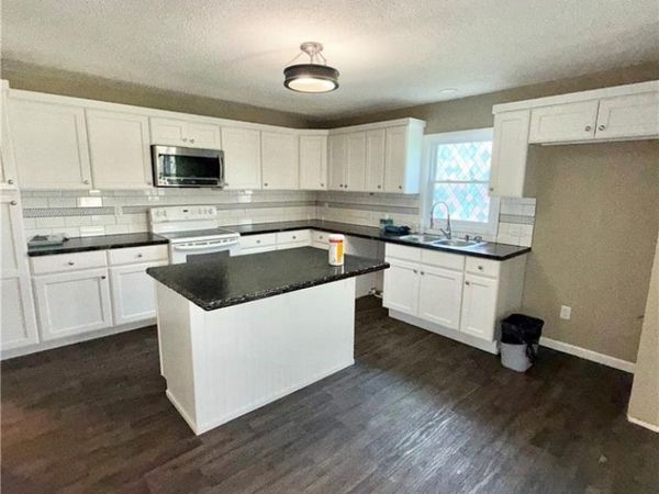 401 W Chestnut Street, Archie, MO 64725