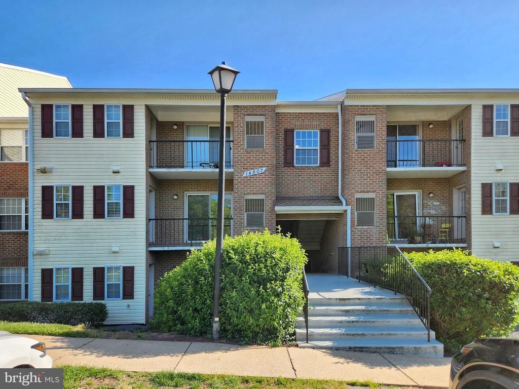 14807 Rydell Road, Unit 201, Centreville, VA 20121 Main Photo