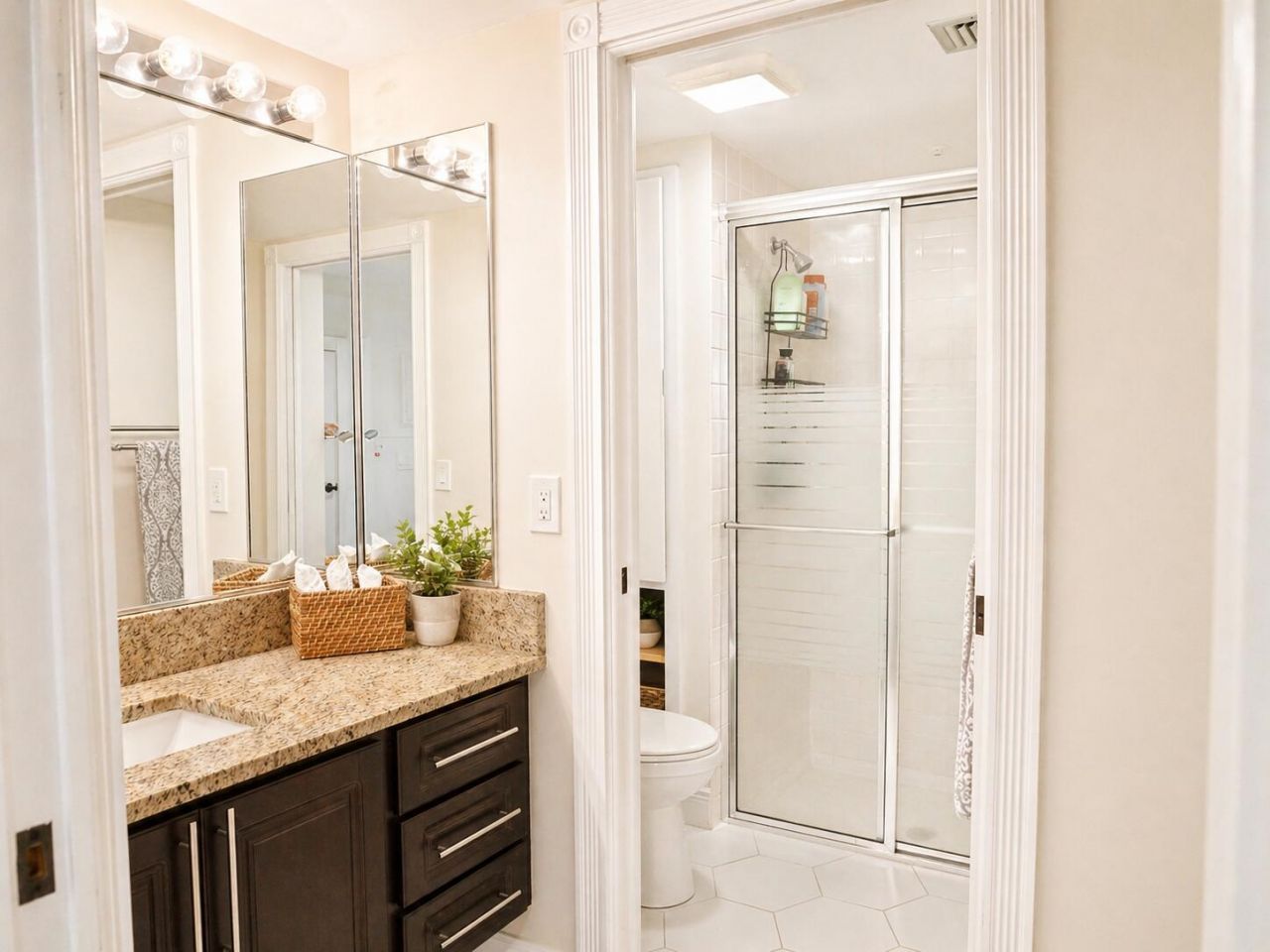 8111 Northboro Court, Unit 11d, Lake Clarke Shores, FL 33406 Photo