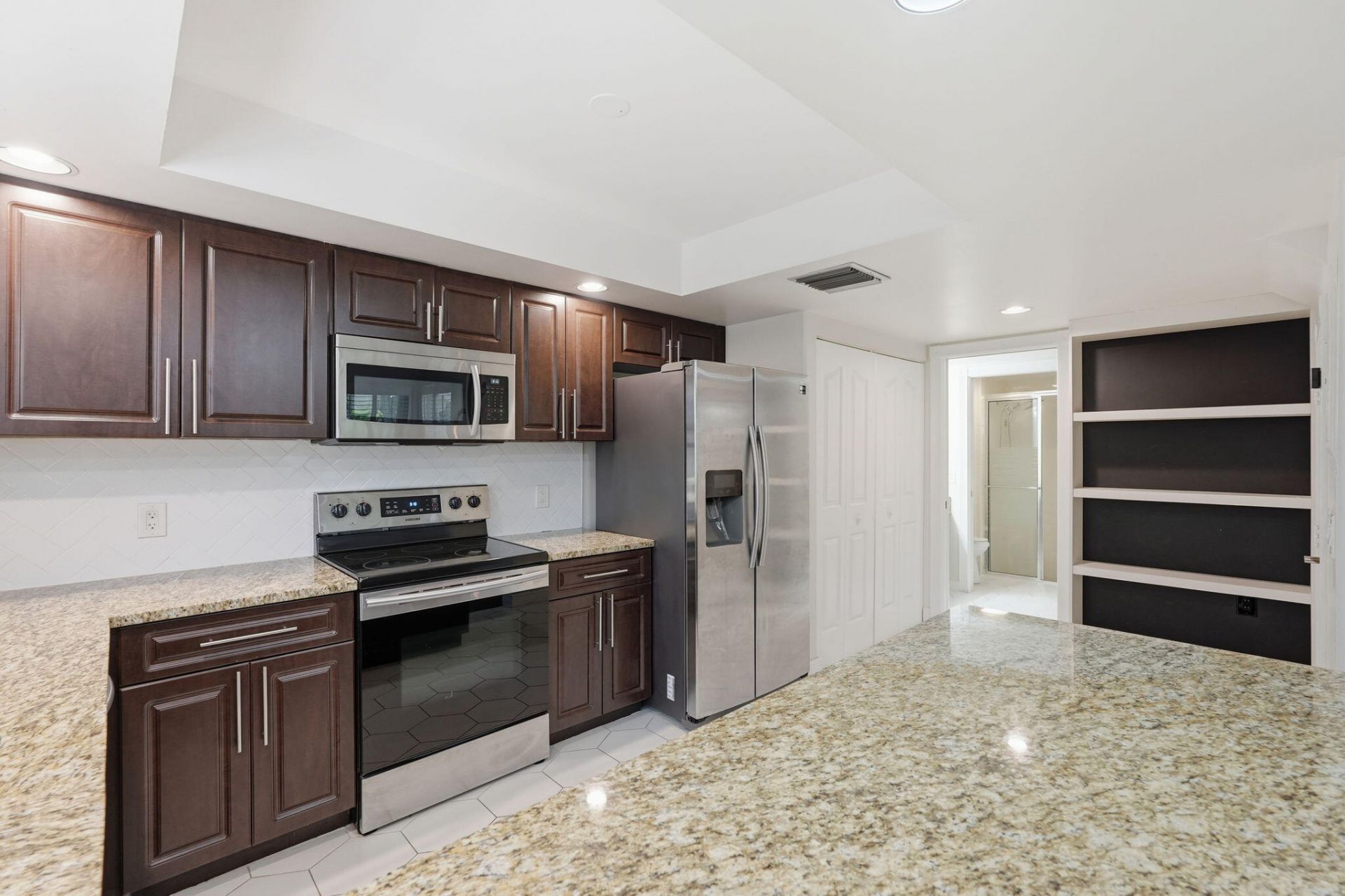 8111 Northboro Court, Unit 11d, Lake Clarke Shores, FL 33406 Photo
