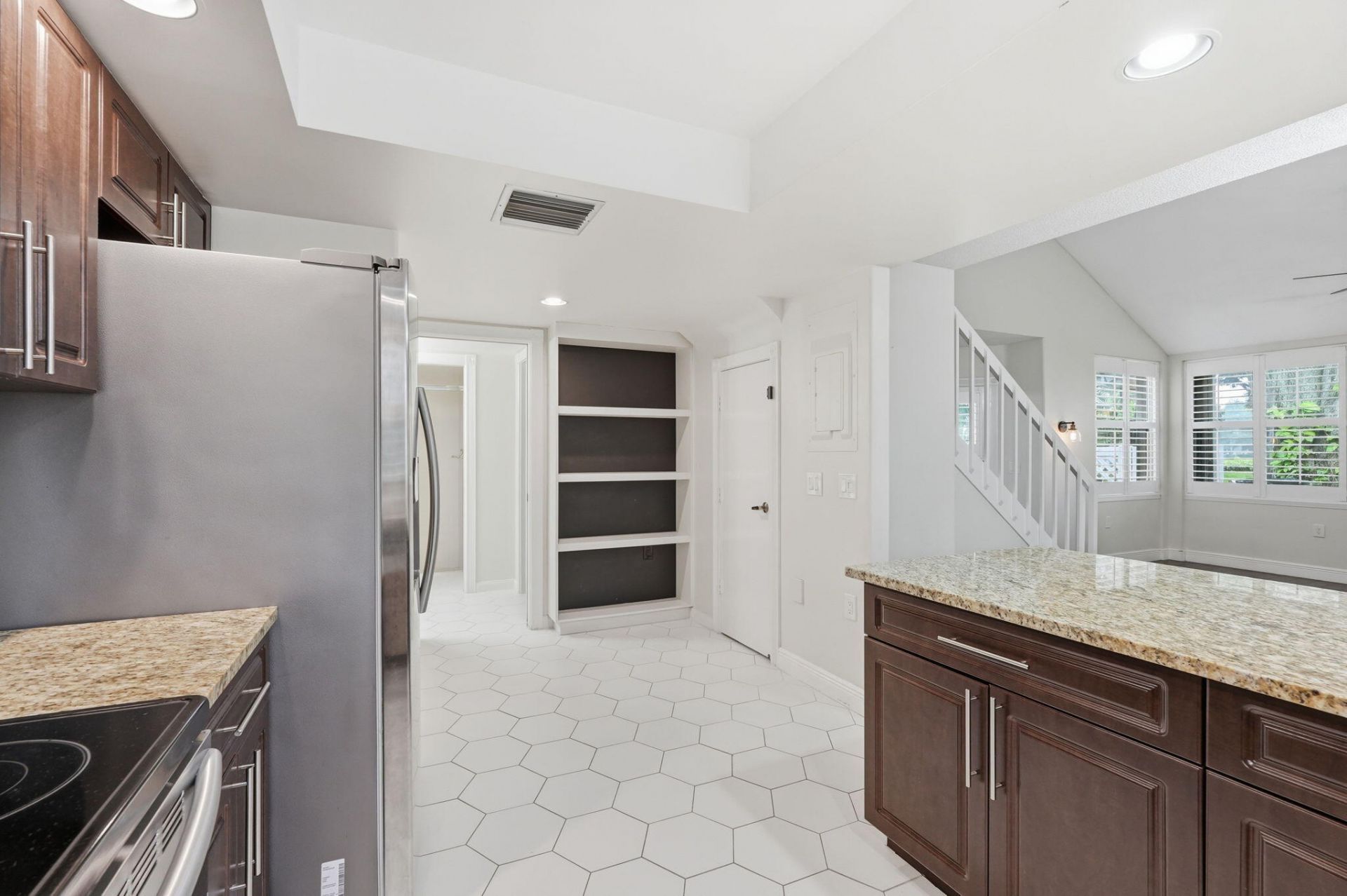 8111 Northboro Court, Unit 11d, Lake Clarke Shores, FL 33406 Photo
