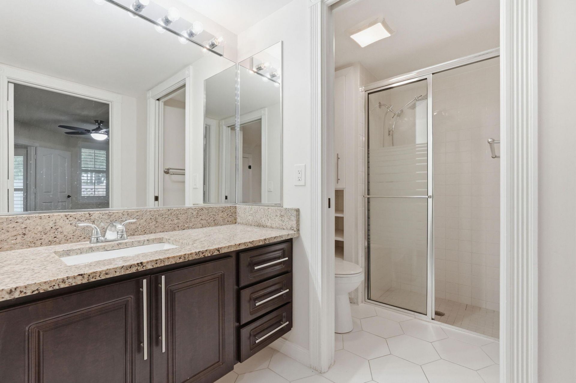8111 Northboro Court, Unit 11d, Lake Clarke Shores, FL 33406 Photo