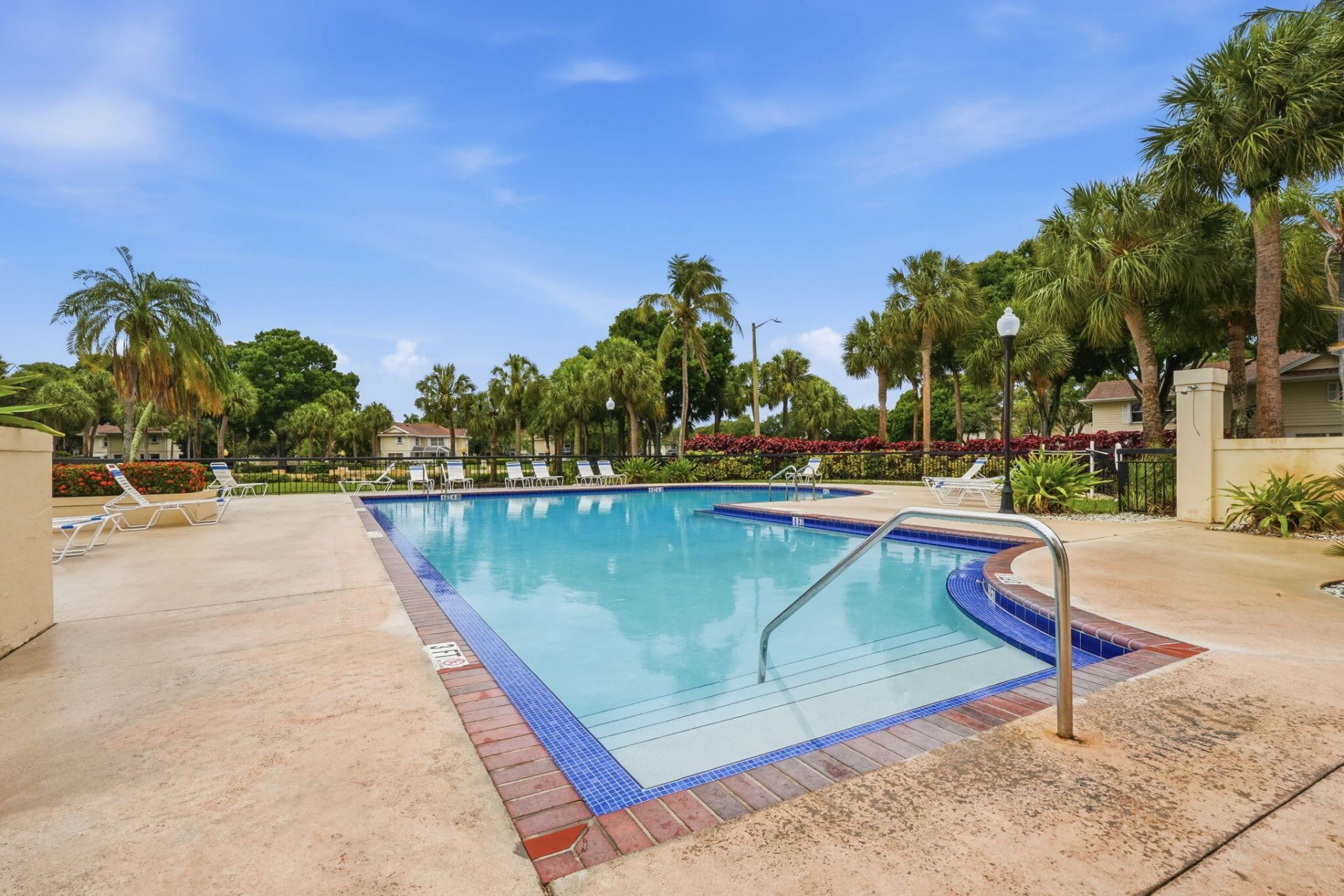 8111 Northboro Court, Unit 11d, Lake Clarke Shores, FL 33406 Photo