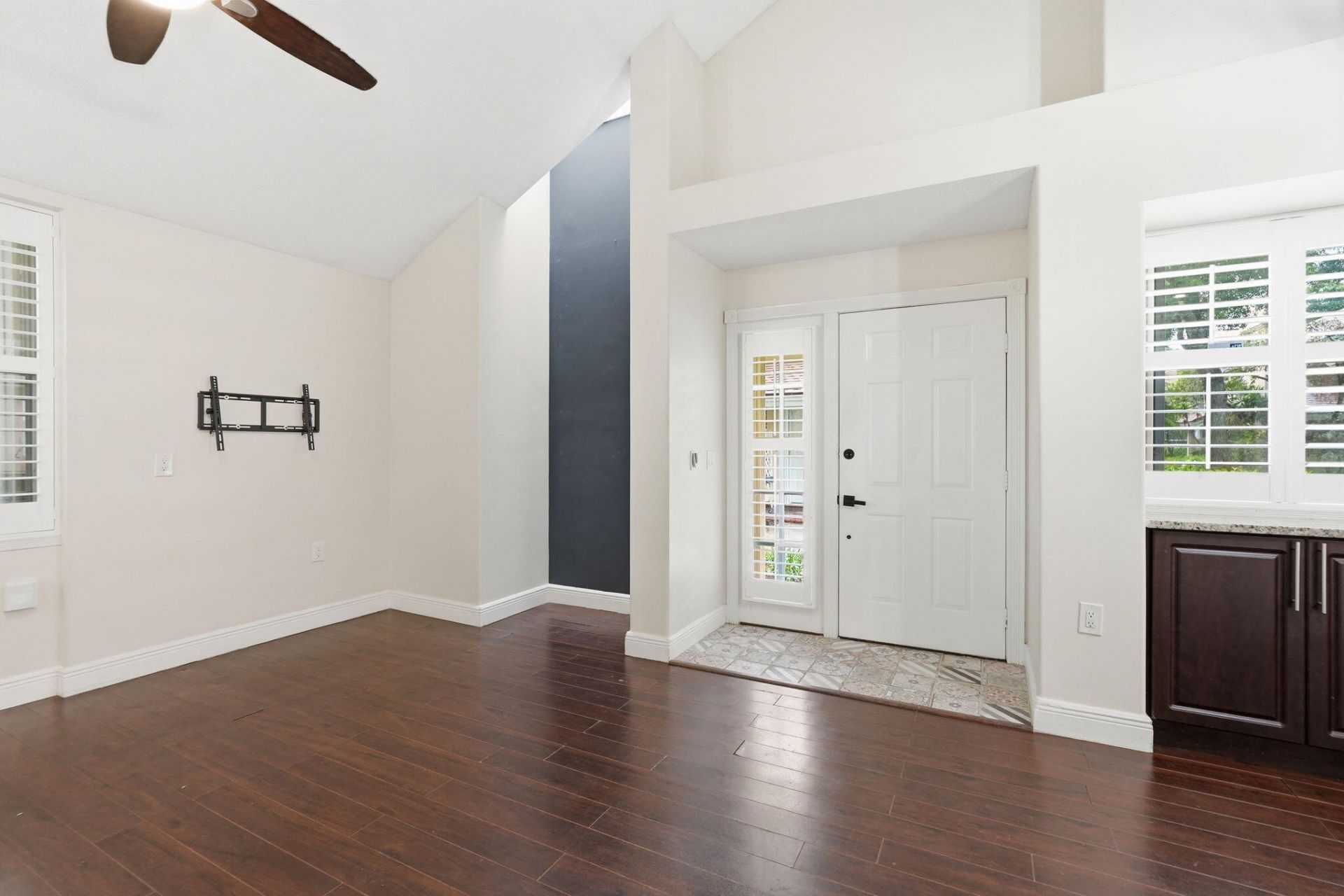 8111 Northboro Court, Unit 11d, Lake Clarke Shores, FL 33406 Photo