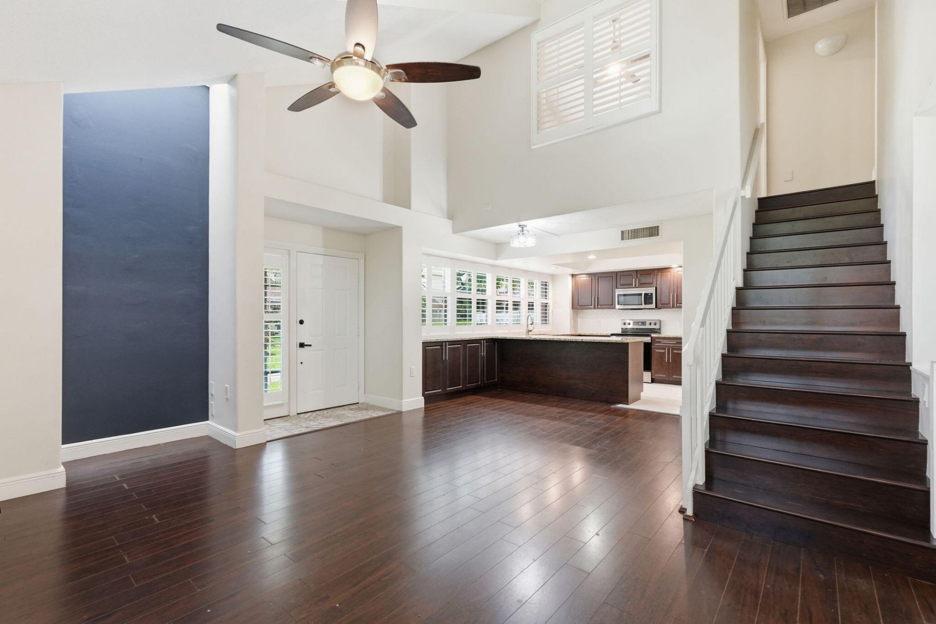 8111 Northboro Court, Unit 11d, Lake Clarke Shores, FL 33406 Photo