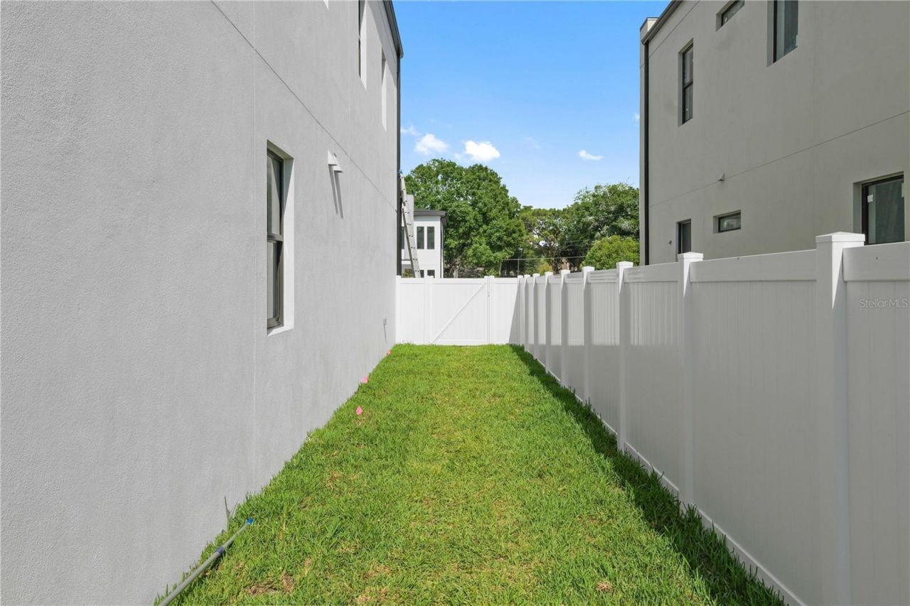 2308 1/2 N Elcoe Drive, Tampa, FL 33603 Photo