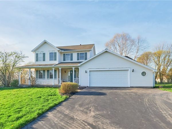 305 Alverstone Way, West Henrietta, NY 14586