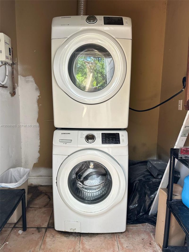 8240 NE 3rd Ave, Unit UPPER, Miami, FL 33138 Photo