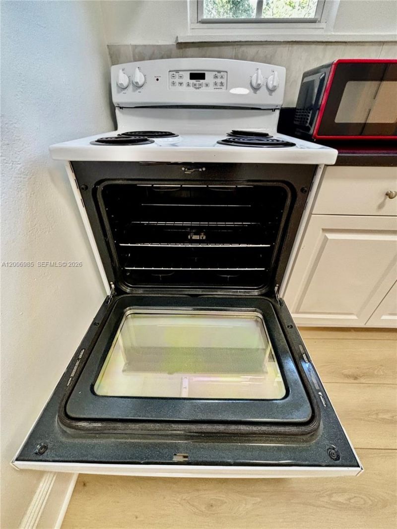 8240 NE 3rd Ave, Unit UPPER, Miami, FL 33138 Photo