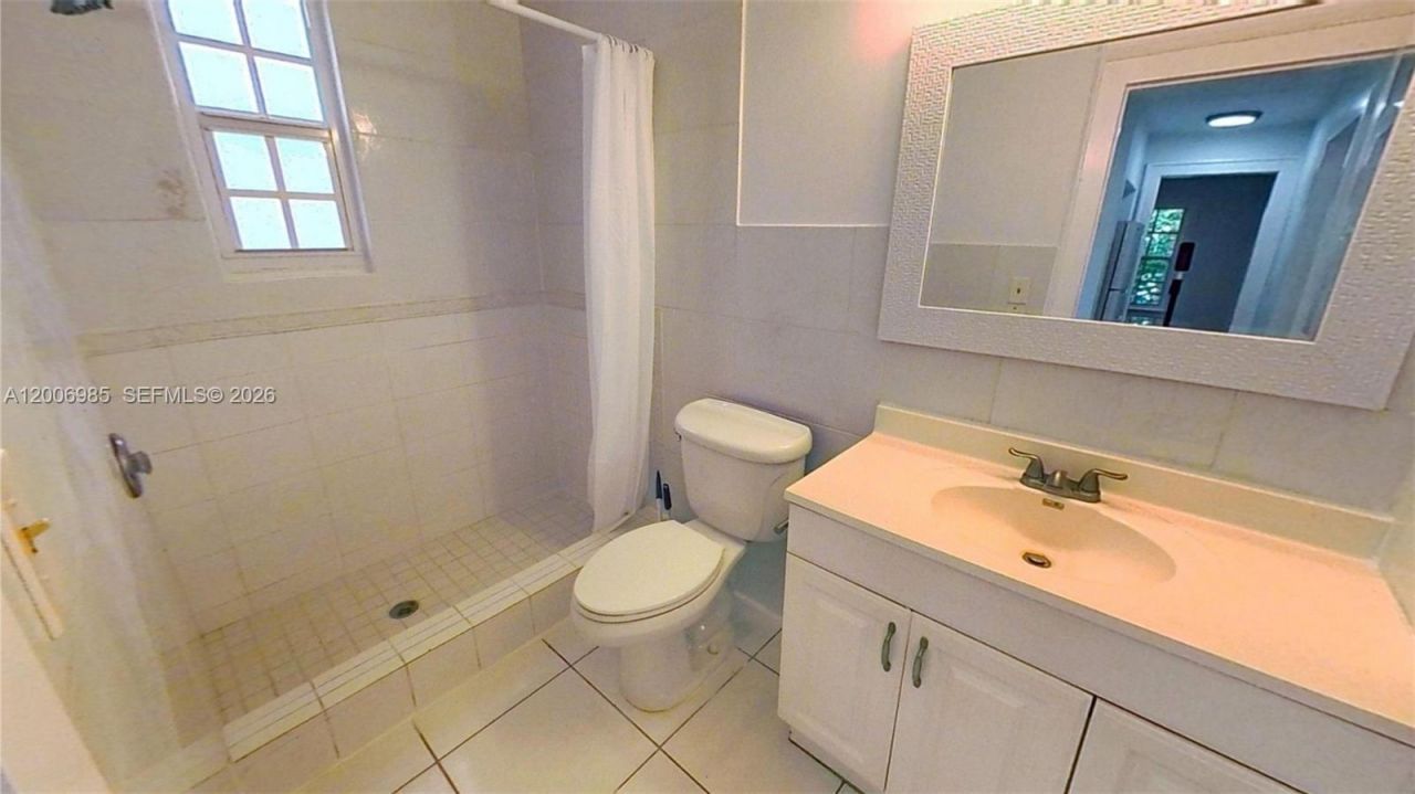 8240 NE 3rd Ave, Unit UPPER, Miami, FL 33138 Photo