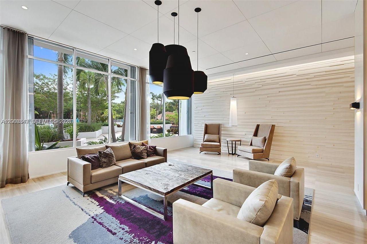 100 Bayview Dr, Unit 508, Sunny Isles Beach, FL 33160 Photo