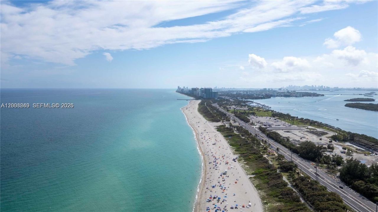 100 Bayview Dr, Unit 508, Sunny Isles Beach, FL 33160 Photo