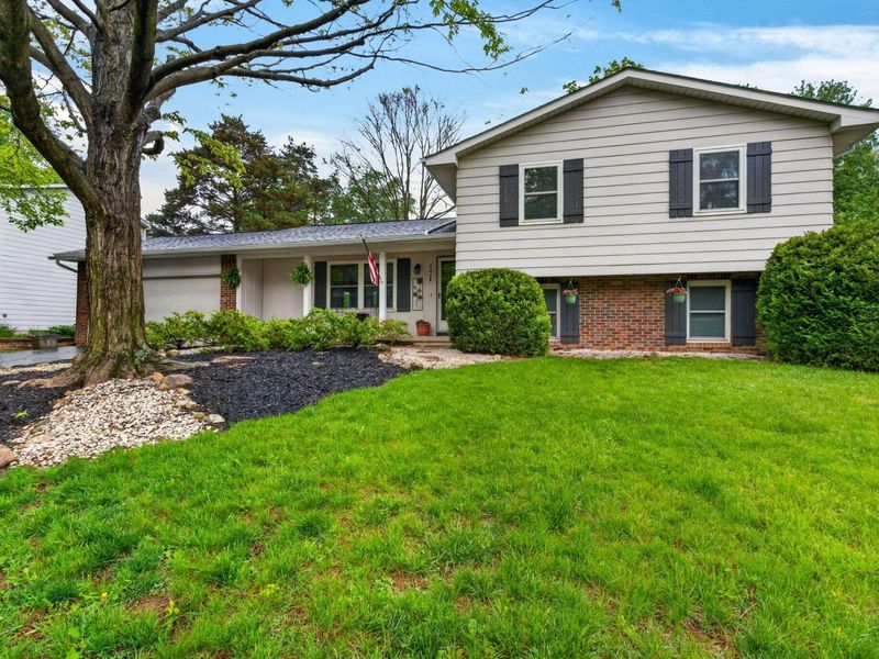 2428 Merbrook Road, Columbus, OH 43235 Photo 2