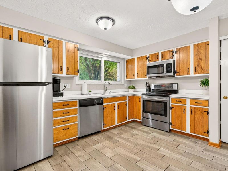 2428 Merbrook Road, Columbus, OH 43235 Photo 9