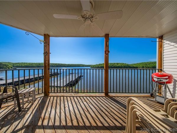 194 Park Place Lane , Unit 1F, Kaiser, MO 65047