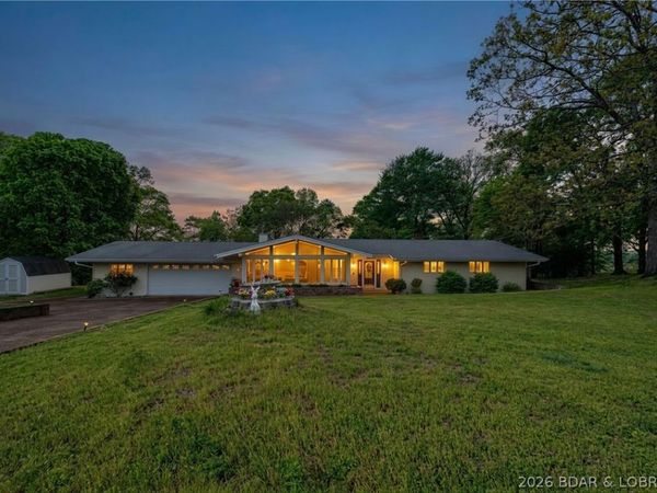 12 Avery Drive , Kaiser, MO 65047