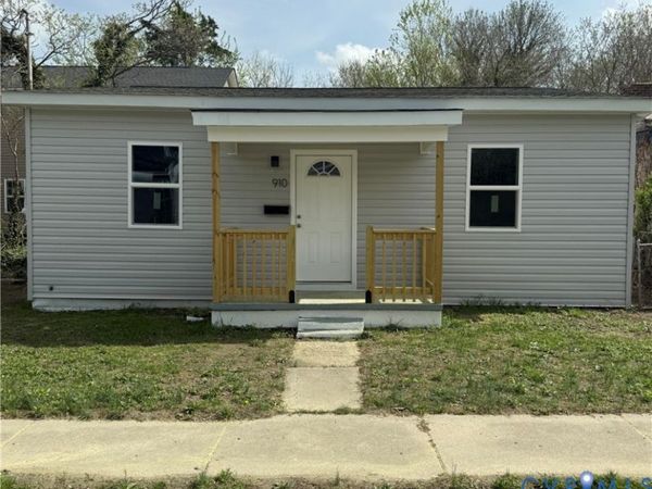 910 Rome Street , Petersburg, VA 23803