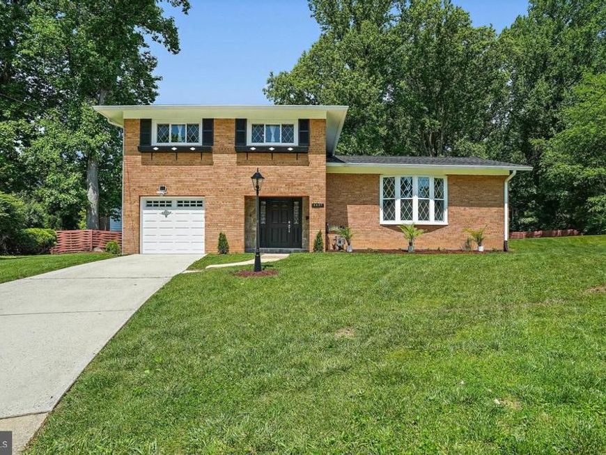 6607 Lone Oak Drive, Bethesda, MD 20817 Main Photo