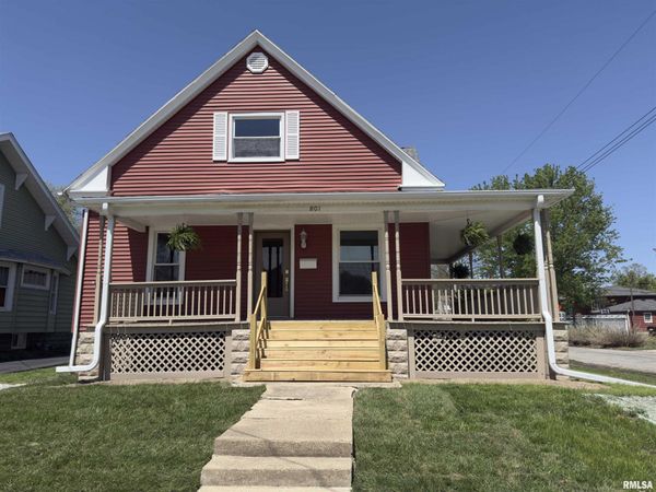 801 W MARKET Street, Taylorville, IL 62568